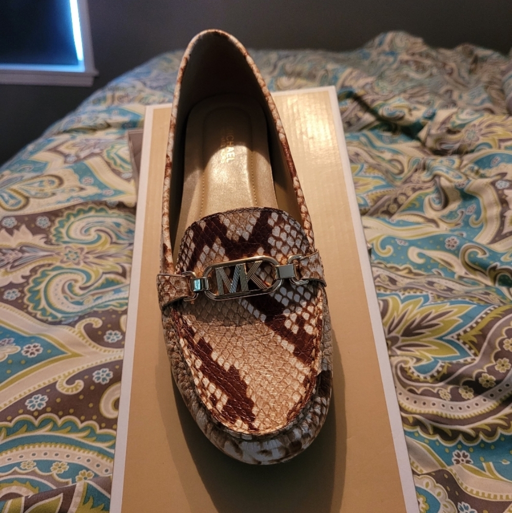 MK LOAFER